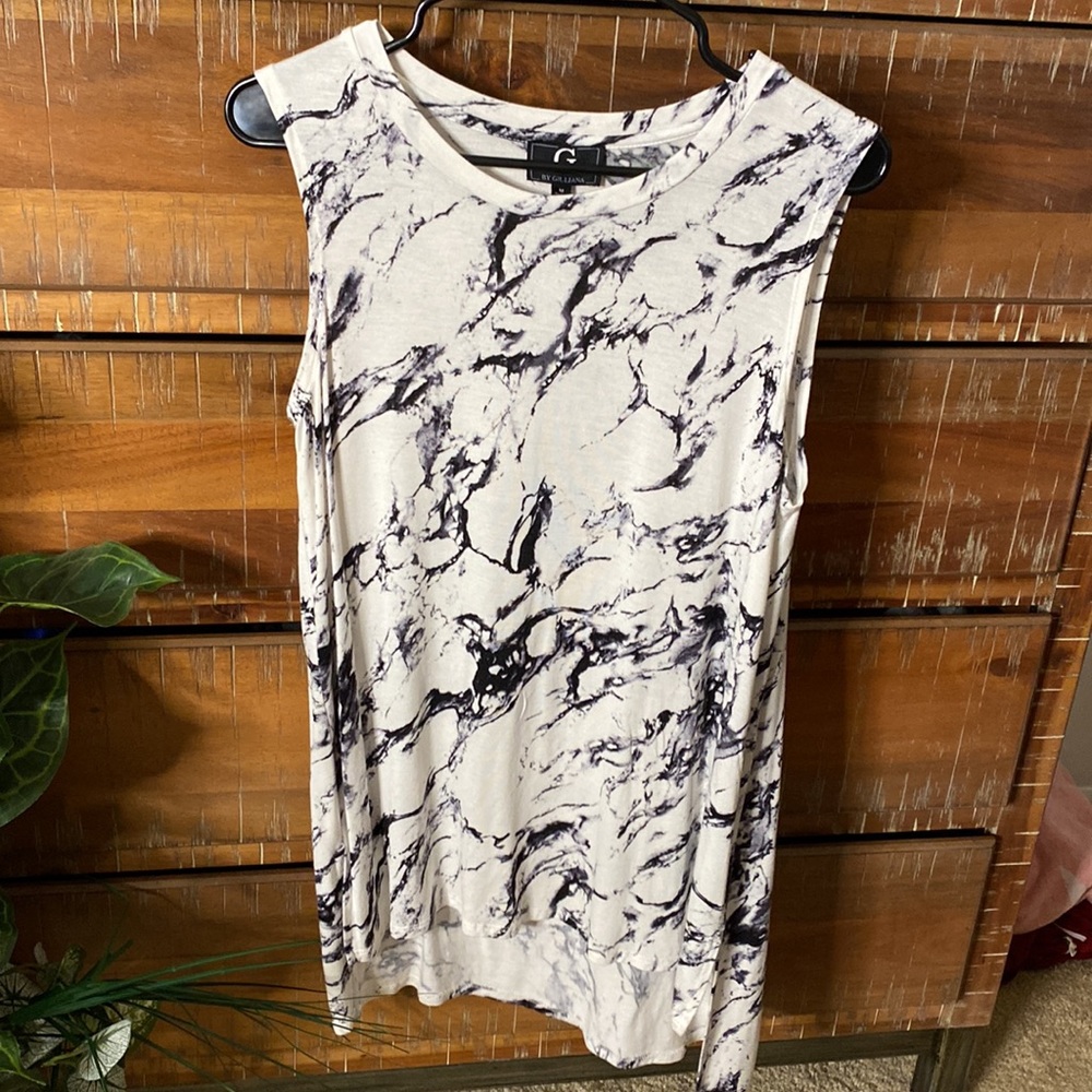 Long Sleeveless Top